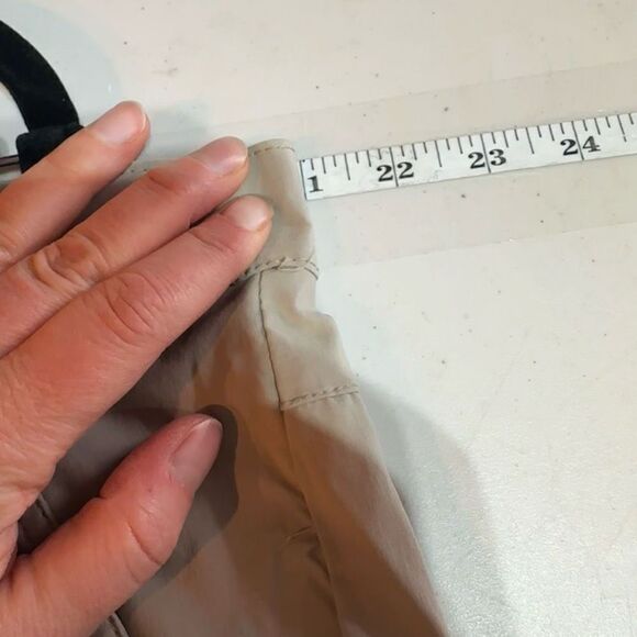 NWT Eddie Bauer Men Rainier Performance Bottoms Hiking Shorts Dune Size 40 Cargo - Picture 8 of 8